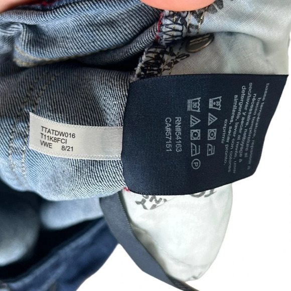 Tommy Jeans • Distressed High Waisted Jeans - Picture 7 of 7